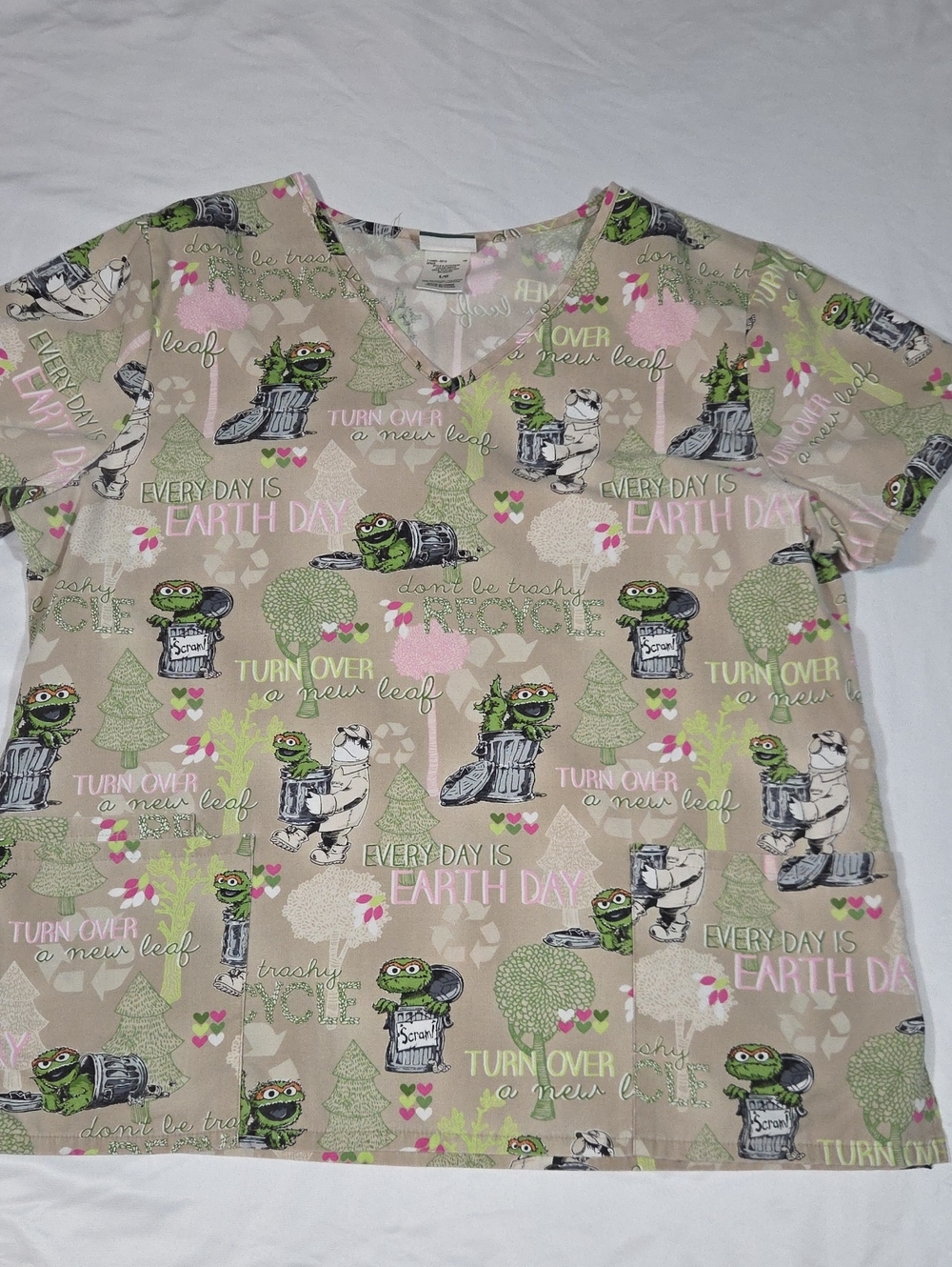 Sesame Street Oscar the Grouch with Earth Day Print Scrub Top Size Large